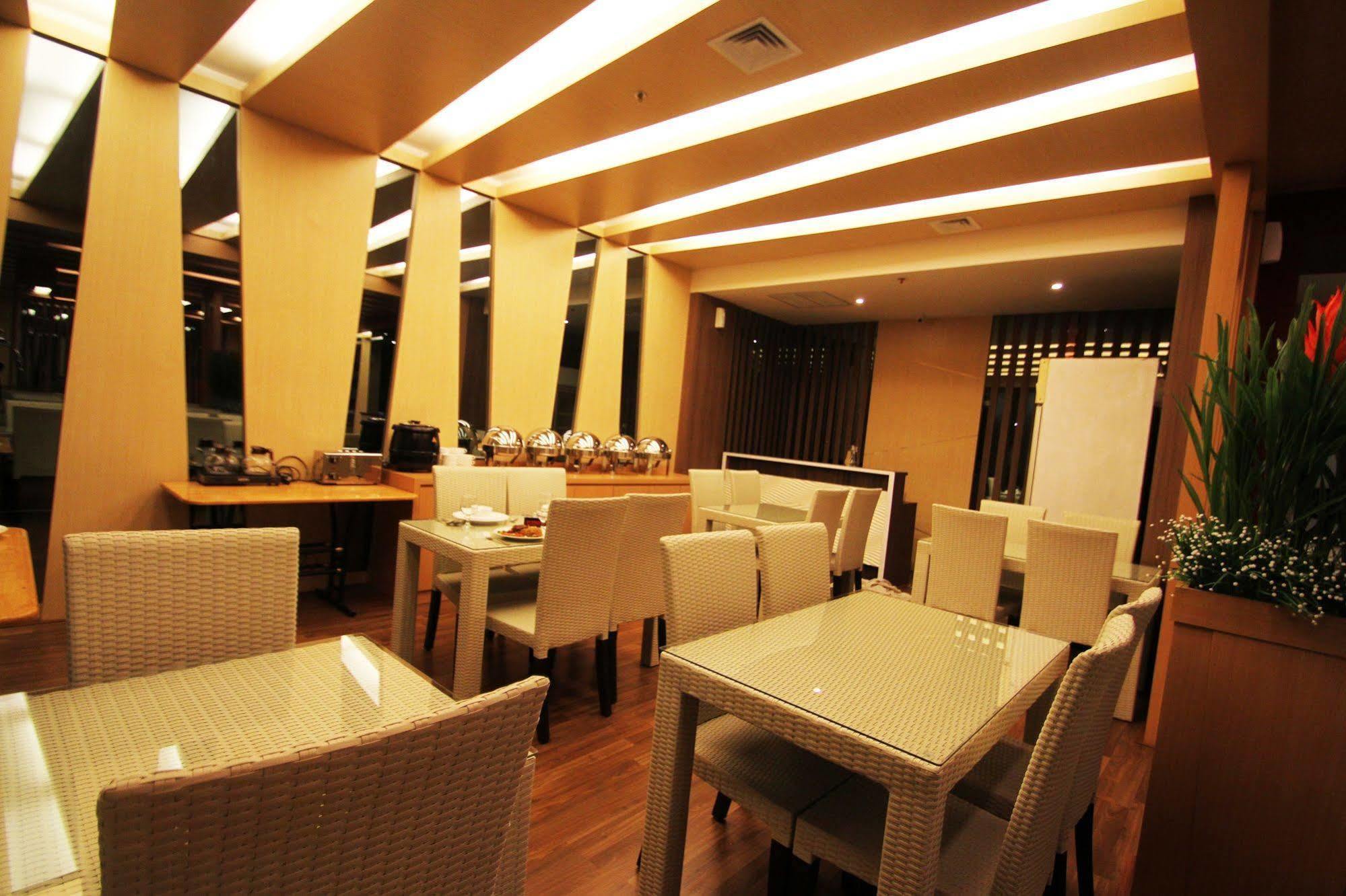 Batam The L Hotel Entertainment מראה חיצוני תמונה