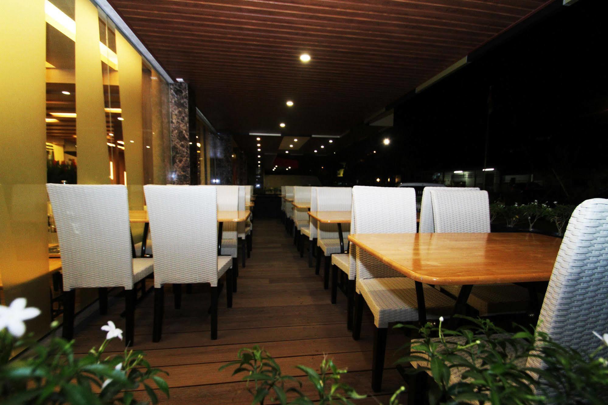 Batam The L Hotel Entertainment מראה חיצוני תמונה