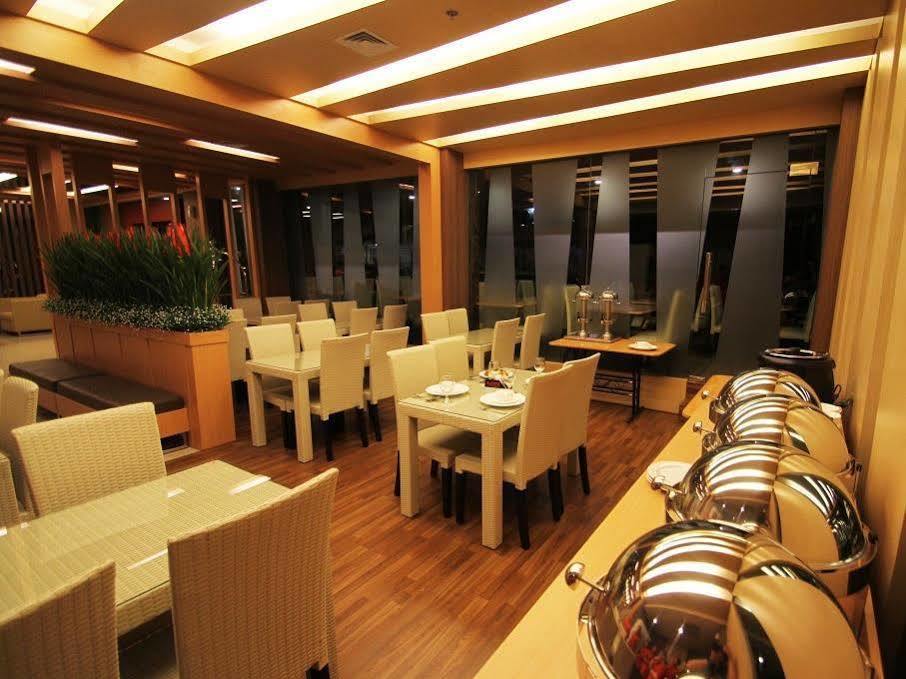 Batam The L Hotel Entertainment מראה חיצוני תמונה