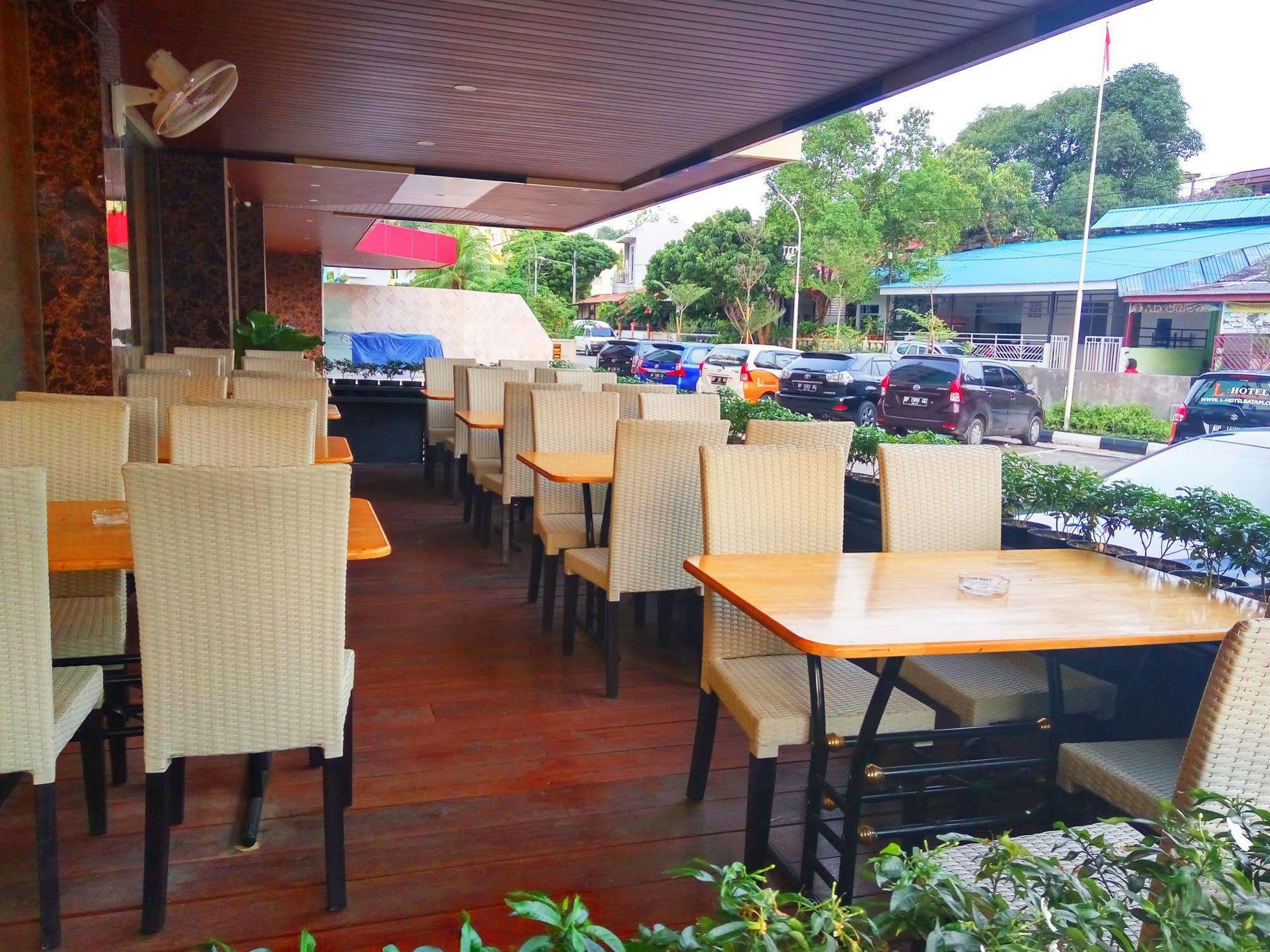 Batam The L Hotel Entertainment מראה חיצוני תמונה