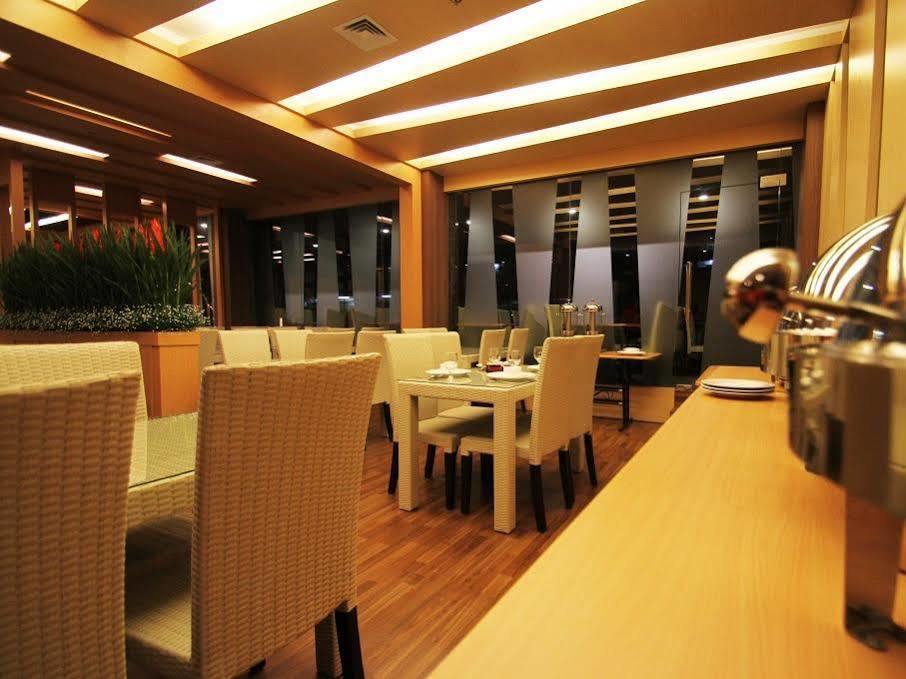 Batam The L Hotel Entertainment מראה חיצוני תמונה